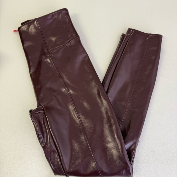 Spanx Red Faux Leather Leggings Patent Shinny Size Small Petite 4p/6p - Picture 5 of 7
